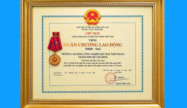 TRƯỜNG CAO ĐẲNG CÔNG NGHỆ TP. HỒ CHÍ MINH HUÂN CHƯƠNG LAO ĐỘNG HẠNG NHẤT
