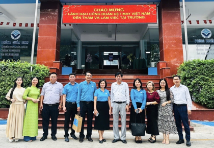 VINH DỰ ĐÓN TIẾP LÃNH ĐẠO CÔNG ĐOÀN DỆT MAY VIỆT NAM ĐẾN THĂM VÀ LÀM VIỆC