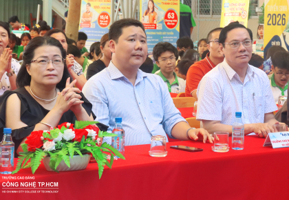 HCT TƯ VẤN TUYỂN SINH – NGÀY HỘI STEM TẠI TRƯỜNG THPT DƯƠNG VĂN THÌ