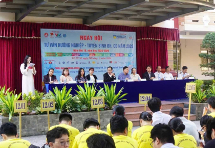 HCT CHẠM ĐẾN TƯƠNG LAI - NGÀY HỘI TƯ VẤN HƯỚNG NGHIỆP – TUYỂN SINH TẠI THPT THỦ THIÊM