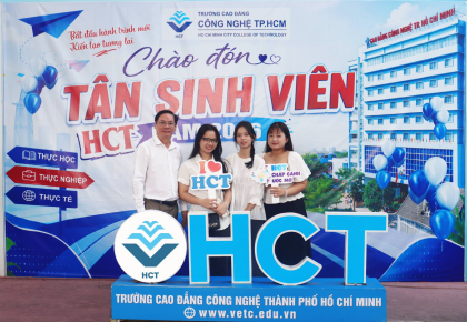 TRƯỜNG CAO ĐẲNG CÔNG NGHỆ TP. HCM VUI MỪNG ĐÓN TIẾP TÂN SINH VIÊN VÀ QUÝ PHỤ HUYNH ĐẾN NỘP HỒ SƠ NHẬP HỌC CAO ĐẲNG CHÍNH QUY NĂM 2026
