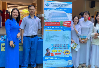 HCT tư vấn hướng nghiệp cho học sinh khối 12 tại Trường THPT Bình Chiểu