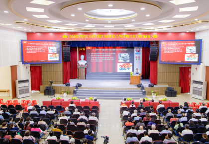 ĐẢNG VIÊN TRƯỜNG CAO ĐẲNG CÔNG NGHỆ THÀNH PHỐ HỒ CHÍ MINH THAM DỰ “HỘI NGHỊ BÁO CÁO CHUYÊN ĐỀ CHỦ NGHĨA YÊU NƯỚC VÀ THÔNG TIN THỜI SỰ QUÝ I NĂM 2026” DO ĐẢNG ỦY PHƯỜNG THỦ ĐỨC TỔ CHỨC