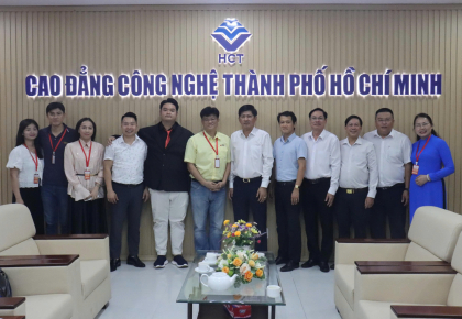 LÀM VIỆC GIỮA NHÀ TRƯỜNG VÀ CÔNG TY TNHH AMPACS INTERNATIONAL