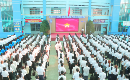 CHÀO CỜ ĐẦU THÁNG & VINH DANH HỌC SINH GIỎI CẤP THÀNH PHỐ