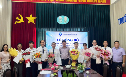 TRƯỜNG CAO ĐẲNG CÔNG NGHỆ TP. HỒ CHÍ MINH TỔ CHỨC LỄ CÔNG BỐ QUYẾT ĐỊNH SẮP XẾP TỔ CHỨC BỘ MÁY PHÂN HIỆU VÀ CÔNG TÁC CÁN BỘ