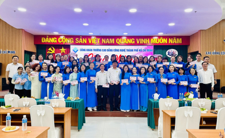 CÔNG ĐOÀN TRƯỜNG CAO ĐẲNG CÔNG NGHỆ TP. HỒ CHÍ MINH  TỔ CHỨC LỄ KỶ NIỆM NGÀY PHỤ NỮ VIỆT NAM 20/10/2025