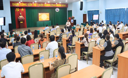 Cán bộ – Giảng viên – Công nhân viên trường HCT nghe chuyên đề “Kỹ năng hoạch định quản lý công việc đội nhóm”