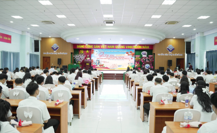 LỄ TRI ÂN VÀ TRƯỞNG THÀNH KHỐI 12 NIÊN KHÓA 2023 – 2026 DIỄN RA TRANG TRỌNG VÀ ĐẦY CẢM XÚC