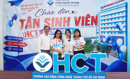 TRƯỜNG CAO ĐẲNG CÔNG NGHỆ TP. HCM VUI MỪNG ĐÓN TIẾP TÂN SINH VIÊN VÀ QUÝ PHỤ HUYNH ĐẾN NỘP HỒ SƠ NHẬP HỌC CAO ĐẲNG CHÍNH QUY NĂM 2026