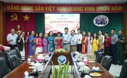 HCT GẶP MẶT VÀ TRI ÂN CÔ LÊ THỊ THU – GIẢNG VIÊN KHOA KINH TẾ - NGOẠI NGỮ - TIN HỌC VỀ HƯU