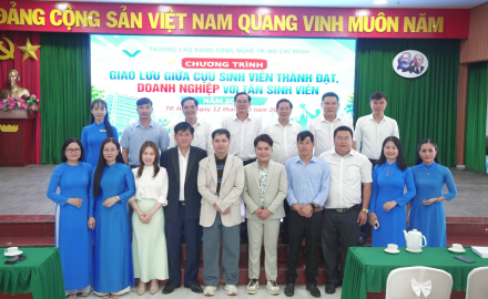TRƯỜNG CAO ĐẲNG CÔNG NGHỆ TP. HỒ CHÍ MINH TỔ CHỨC TỌA ĐÀM GIAO LƯU GIỮA CỰU SINH VIÊN THÀNH ĐẠT, DOANH NGHIỆP VỚI TÂN SINH VIÊN NĂM 2026