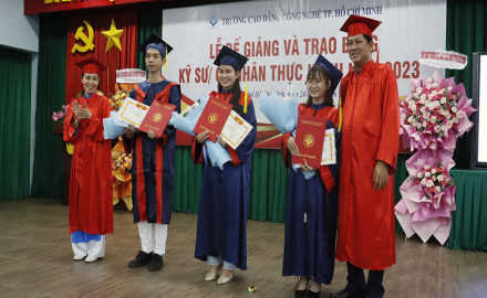 Trường Cao đẳng Công nghệ TP Hồ Chí Minh tổ chức Lễ bế giảng và trao bằng kỹ sư/cử nhân thực hành năm 2023 cho sinh viên khóa học 2020 – 2023.