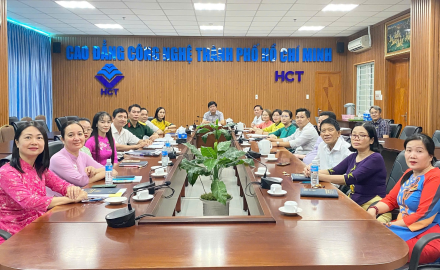Đảng viên HCT – Tham dự trực tuyến phiên Khai mạc Đại hội Đại biểu Toàn quốc lần thứ XIV của Đảng