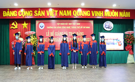 Lễ bế giảng và trao bằng tốt nghiệp kỹ sư/cử nhân thực hành cho sinh viên khoá 2018 – 2021