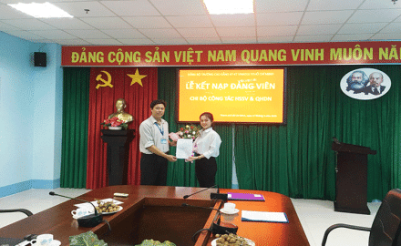 Kết nạp Đảng viên là sinh viên tại Chi bộ Công tác học sinh, sinh viên & Quan hệ doanh nghiệp