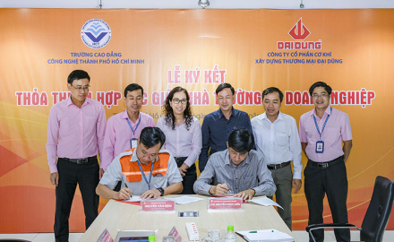 Lễ ký thỏa thuận hợp tác giữa trường Cao đẳng Công nghệ Tp. Hồ Chí Minh và Công ty cổ phần Cơ khí Xây dựng Thương mại Đại Dũng