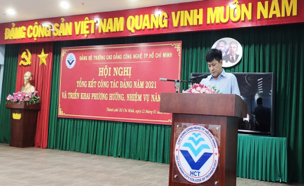 Chi bộ công tác học sinh, sinh viên & quan hệ doanh nghiệp  kết nạp đảng viên