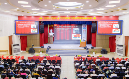 ĐẢNG VIÊN TRƯỜNG CAO ĐẲNG CÔNG NGHỆ THÀNH PHỐ HỒ CHÍ MINH THAM DỰ “HỘI NGHỊ BÁO CÁO CHUYÊN ĐỀ CHỦ NGHĨA YÊU NƯỚC VÀ THÔNG TIN THỜI SỰ QUÝ I NĂM 2026” DO ĐẢNG ỦY PHƯỜNG THỦ ĐỨC TỔ CHỨC