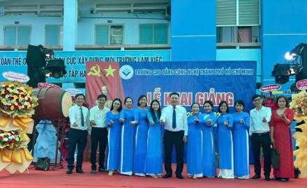 KHOA NGOẠI NGỮ - TIN HỌC