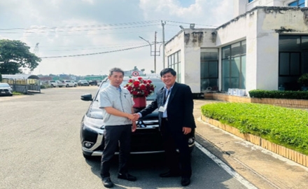 CÔNG TY TNHH Ô TÔ MITSUBISHI VIỆT NAM  TRAO TẶNG XE Ô TÔ OUTLANDER PHEV  CHO TRƯỜNG CAO ĐẲNG CÔNG NGHỆ TP.HỒ CHÍ MINH PHỤC VỤ ĐÀO TẠO NGÀNH CÔNG NGHỆ KỸ THUẬT Ô TÔ.