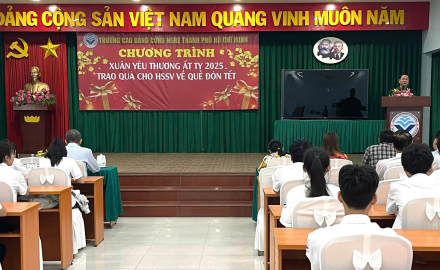 Chương trình “XUÂN YÊU THƯƠNG ẤT TỴ 2025 – TRAO QUÀ CHO HSSV VỀ QUÊ ĐÓN TẾT”