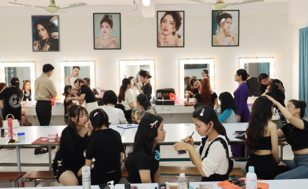 HCT TỔ CHỨC CUỘC THI “TRANG ĐIỂM CHUYÊN NGHIỆP LẦN I NĂM 2025”