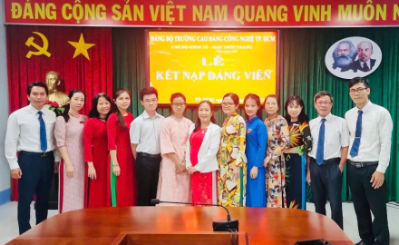 Chi Bộ Kinh tế – May thời trang tổ chức lễ kết nạp Đảng viên mới