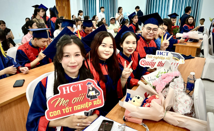 LỄ BẾ GIẢNG VÀ TRAO BẰNG KỸ SƯ/CỬ NHÂN THỰC HÀNH NĂM 2025