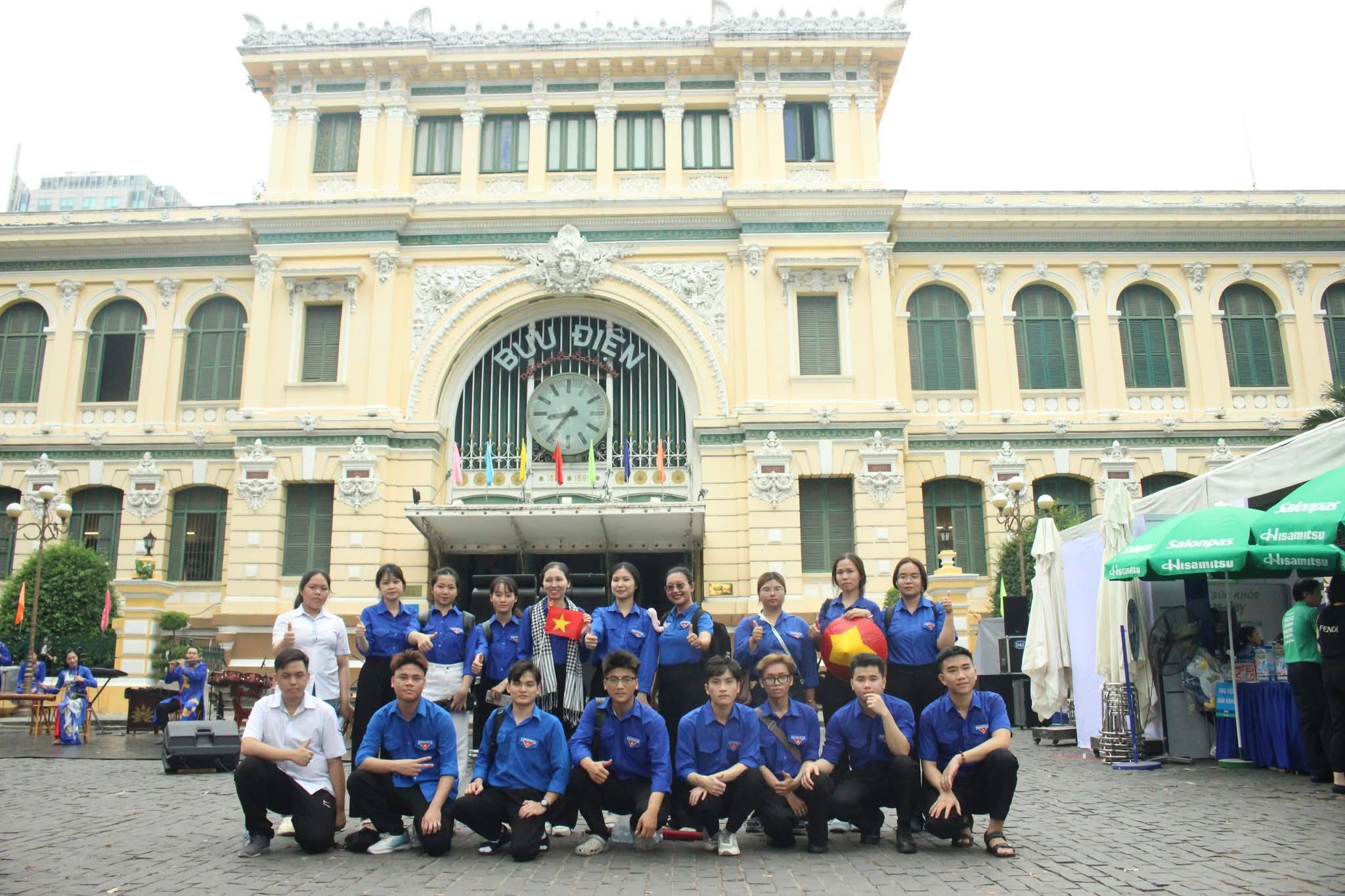 TRƯỜNG CAO ĐẲNG CÔNG NGHỆ THÀNH PHỐ HỒ CHÍ MINH
