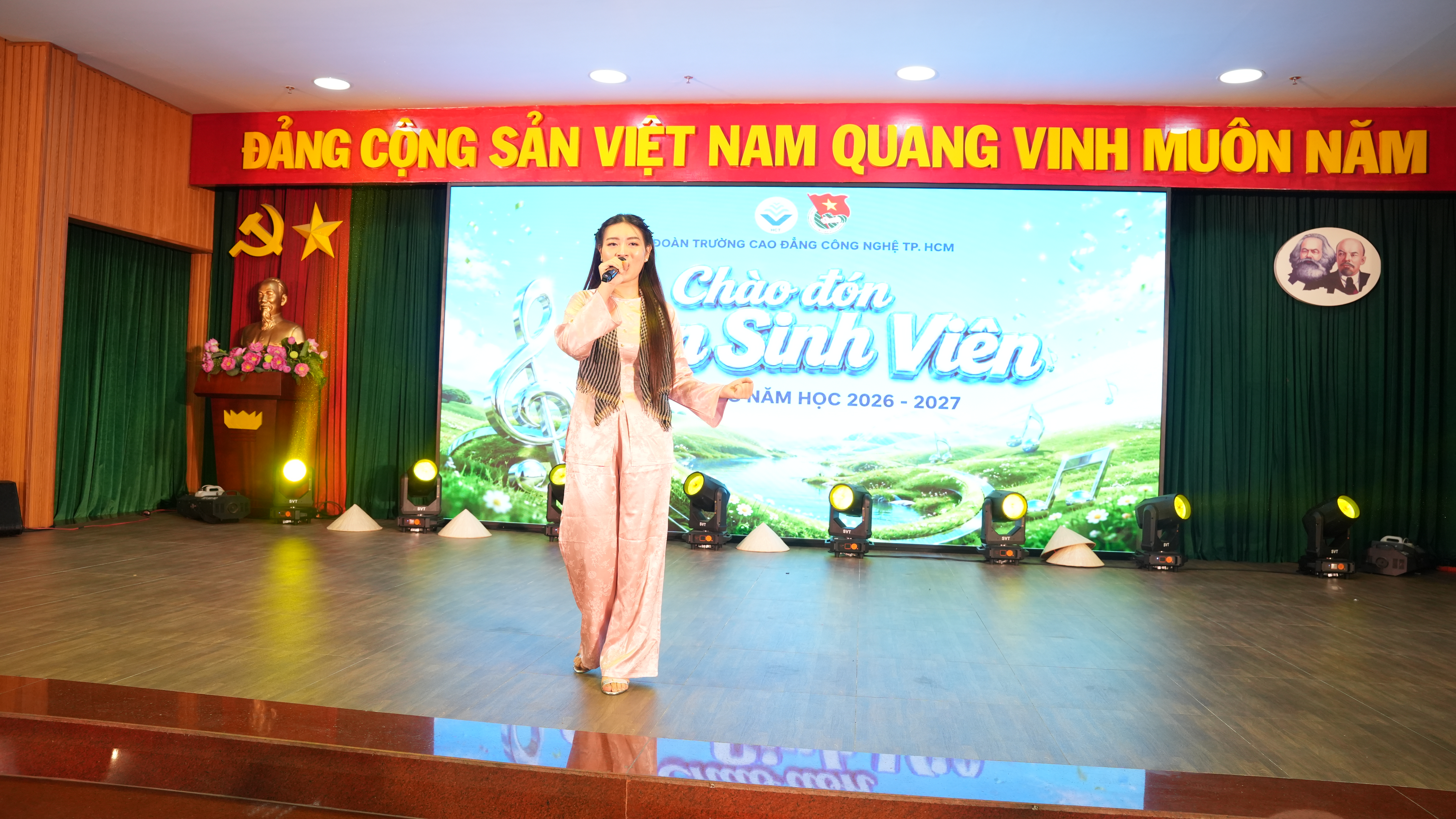 TRƯỜNG CAO ĐẲNG CÔNG NGHỆ THÀNH PHỐ HỒ CHÍ MINH