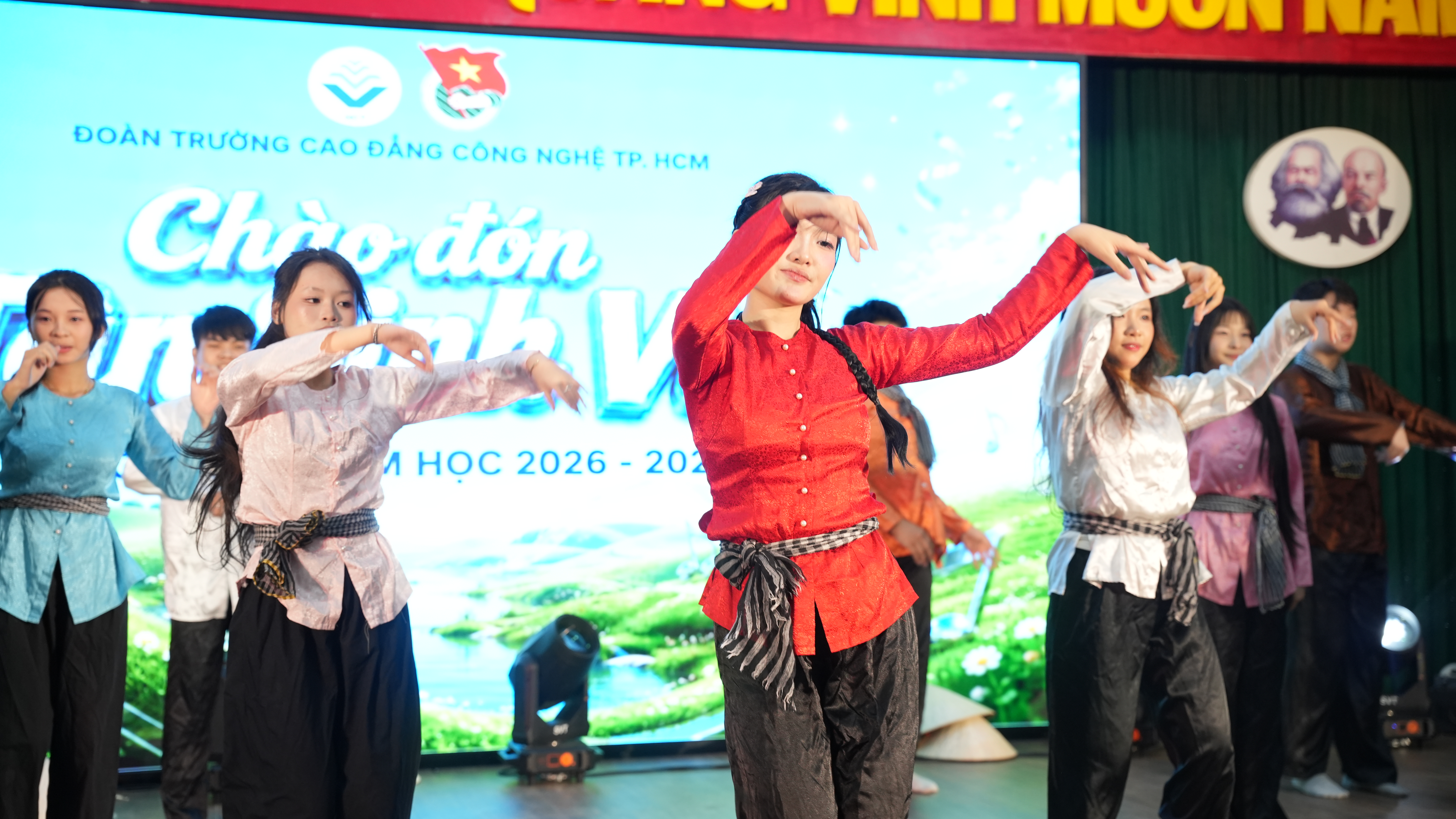 TRƯỜNG CAO ĐẲNG CÔNG NGHỆ THÀNH PHỐ HỒ CHÍ MINH