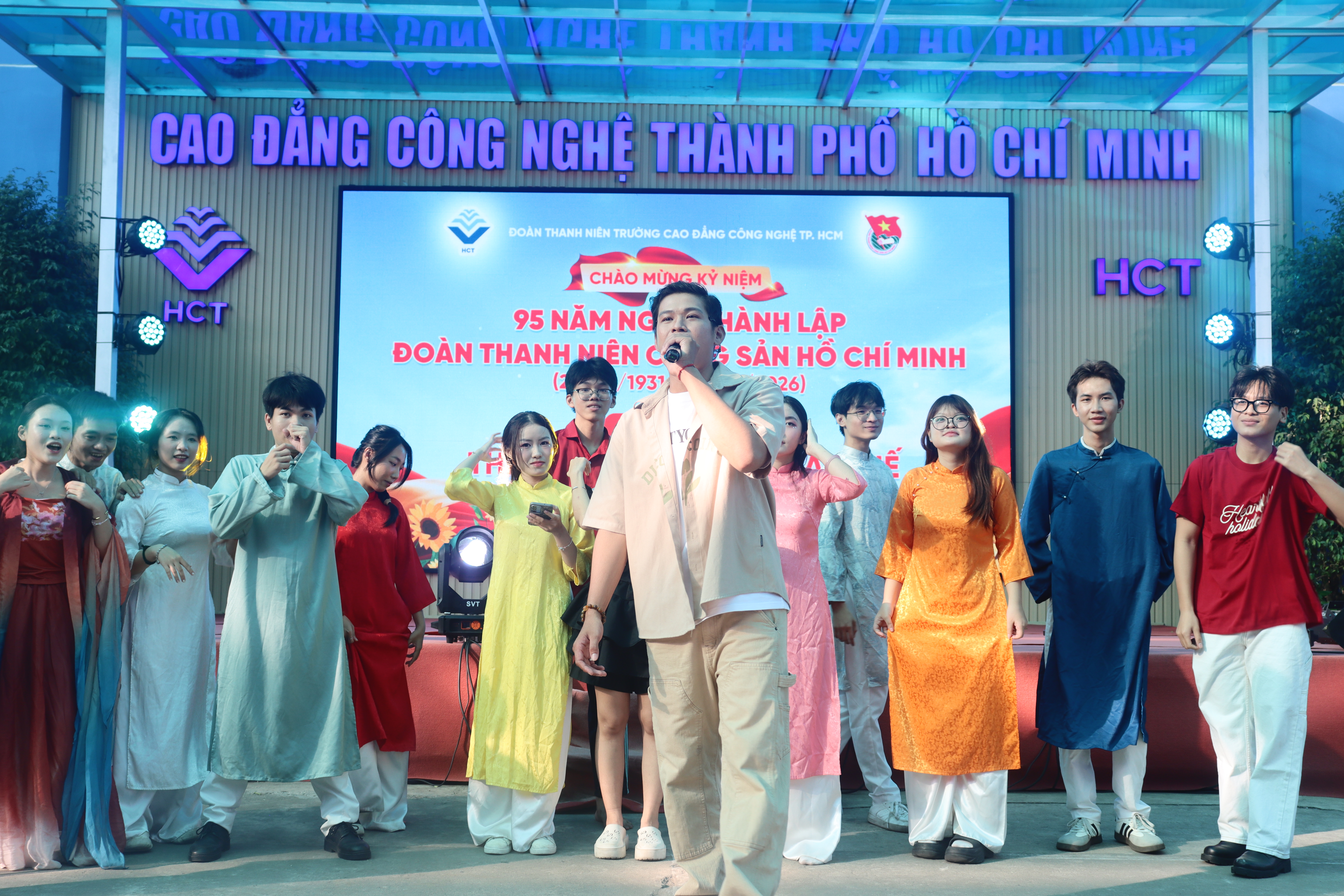TRƯỜNG CAO ĐẲNG CÔNG NGHỆ THÀNH PHỐ HỒ CHÍ MINH
