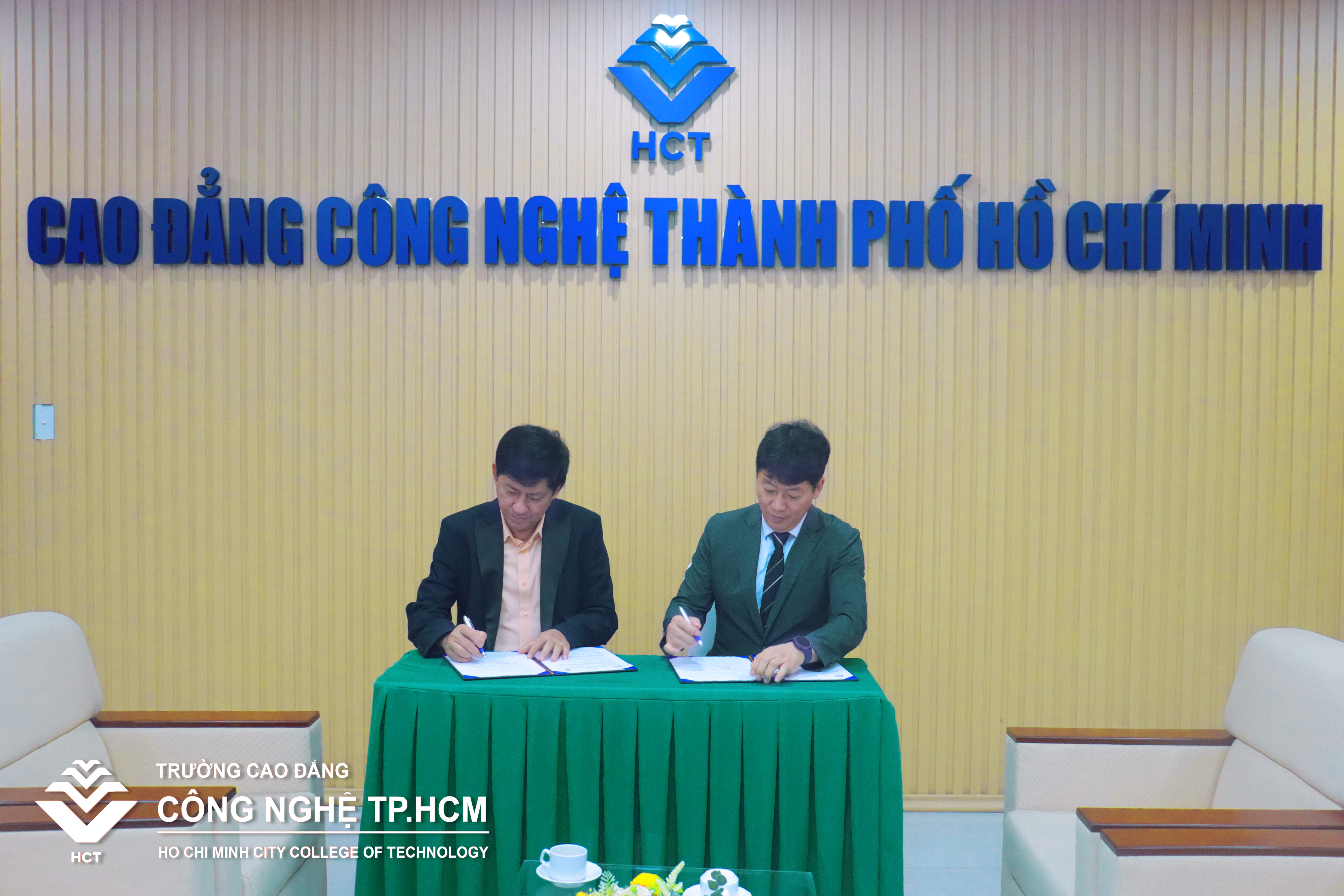 TRƯỜNG CAO ĐẲNG CÔNG NGHỆ THÀNH PHỐ HỒ CHÍ MINH