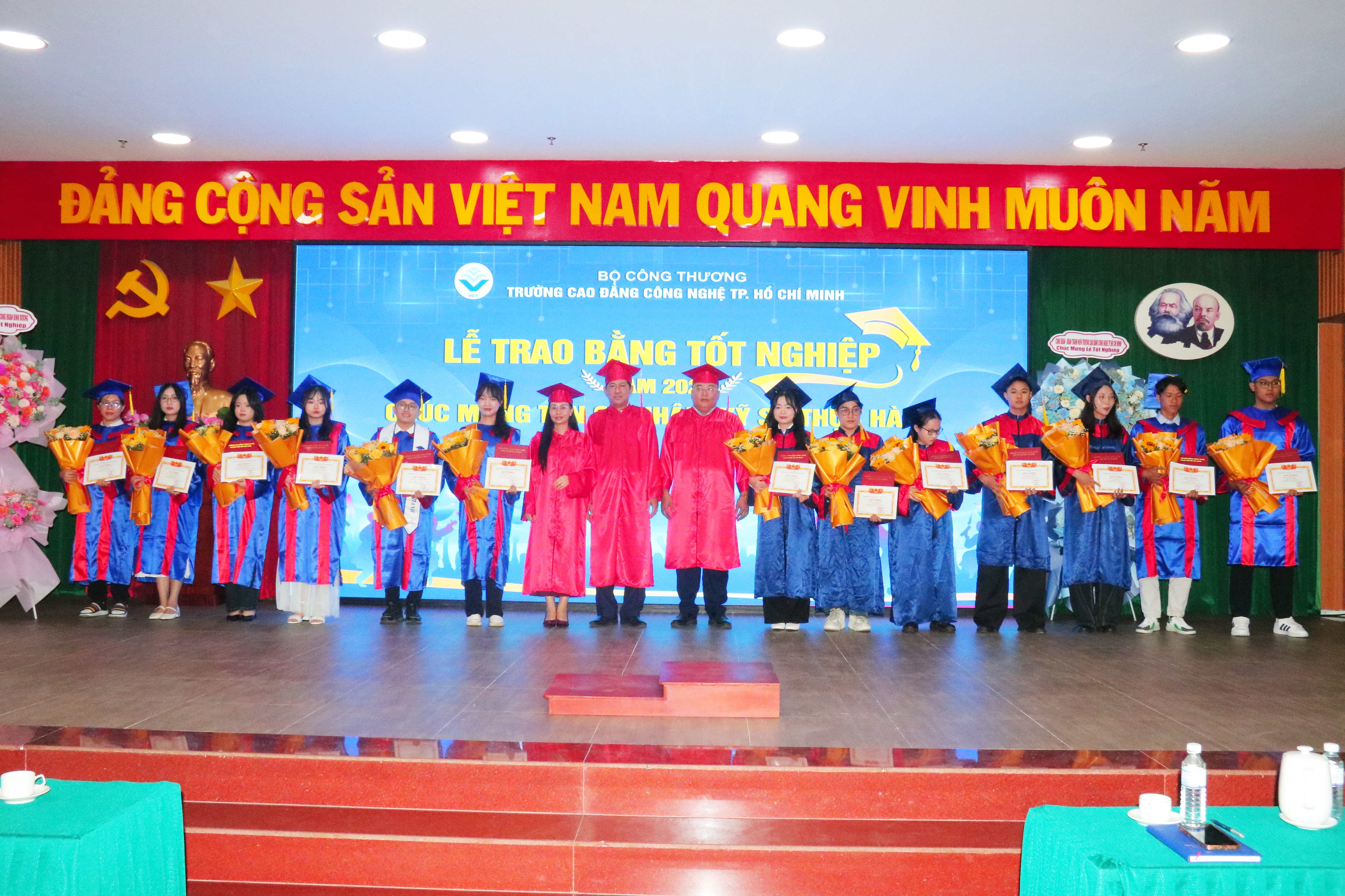 TRƯỜNG CAO ĐẲNG CÔNG NGHỆ THÀNH PHỐ HỒ CHÍ MINH