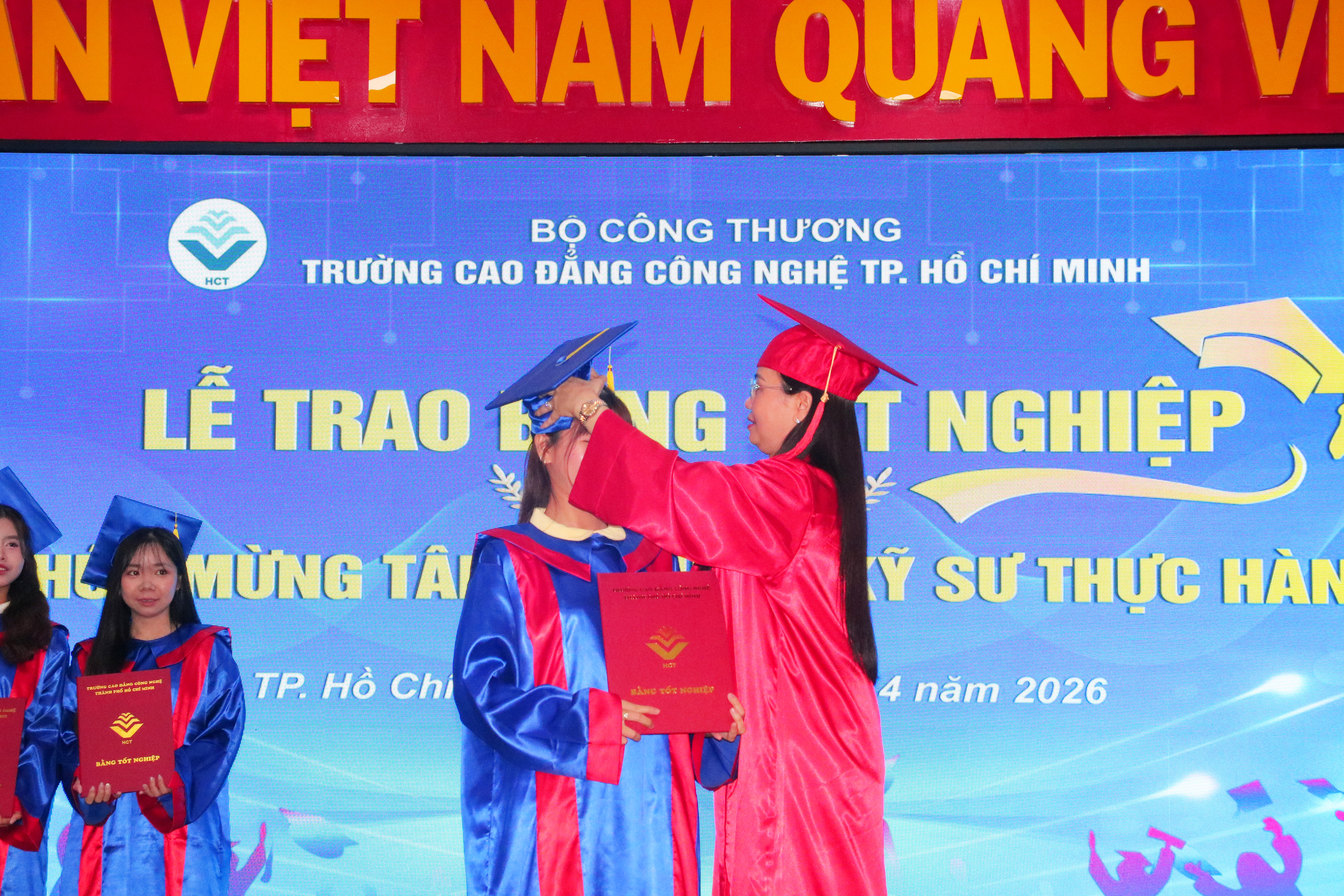TRƯỜNG CAO ĐẲNG CÔNG NGHỆ THÀNH PHỐ HỒ CHÍ MINH