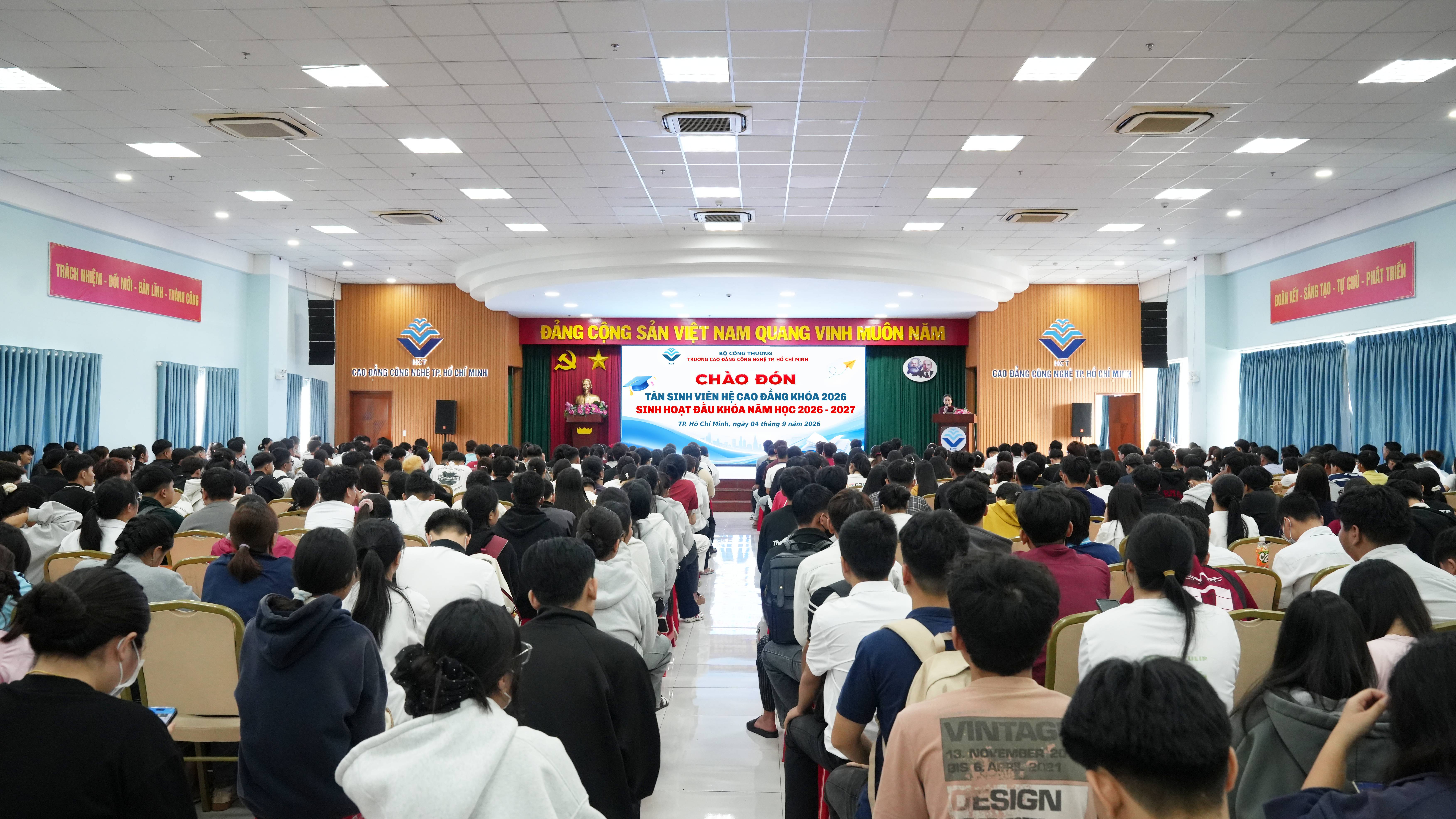 TRƯỜNG CAO ĐẲNG CÔNG NGHỆ THÀNH PHỐ HỒ CHÍ MINH