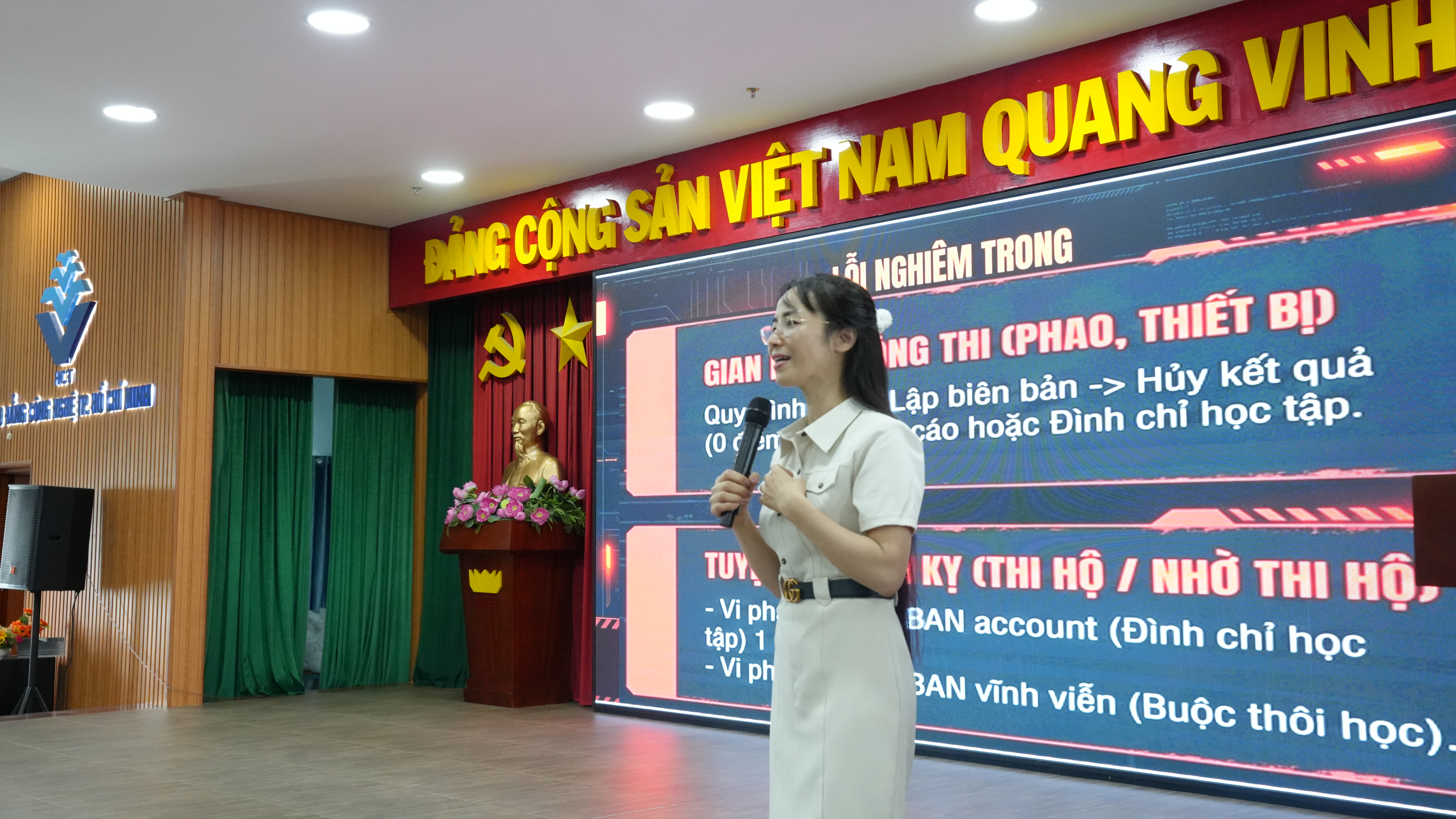 TRƯỜNG CAO ĐẲNG CÔNG NGHỆ THÀNH PHỐ HỒ CHÍ MINH