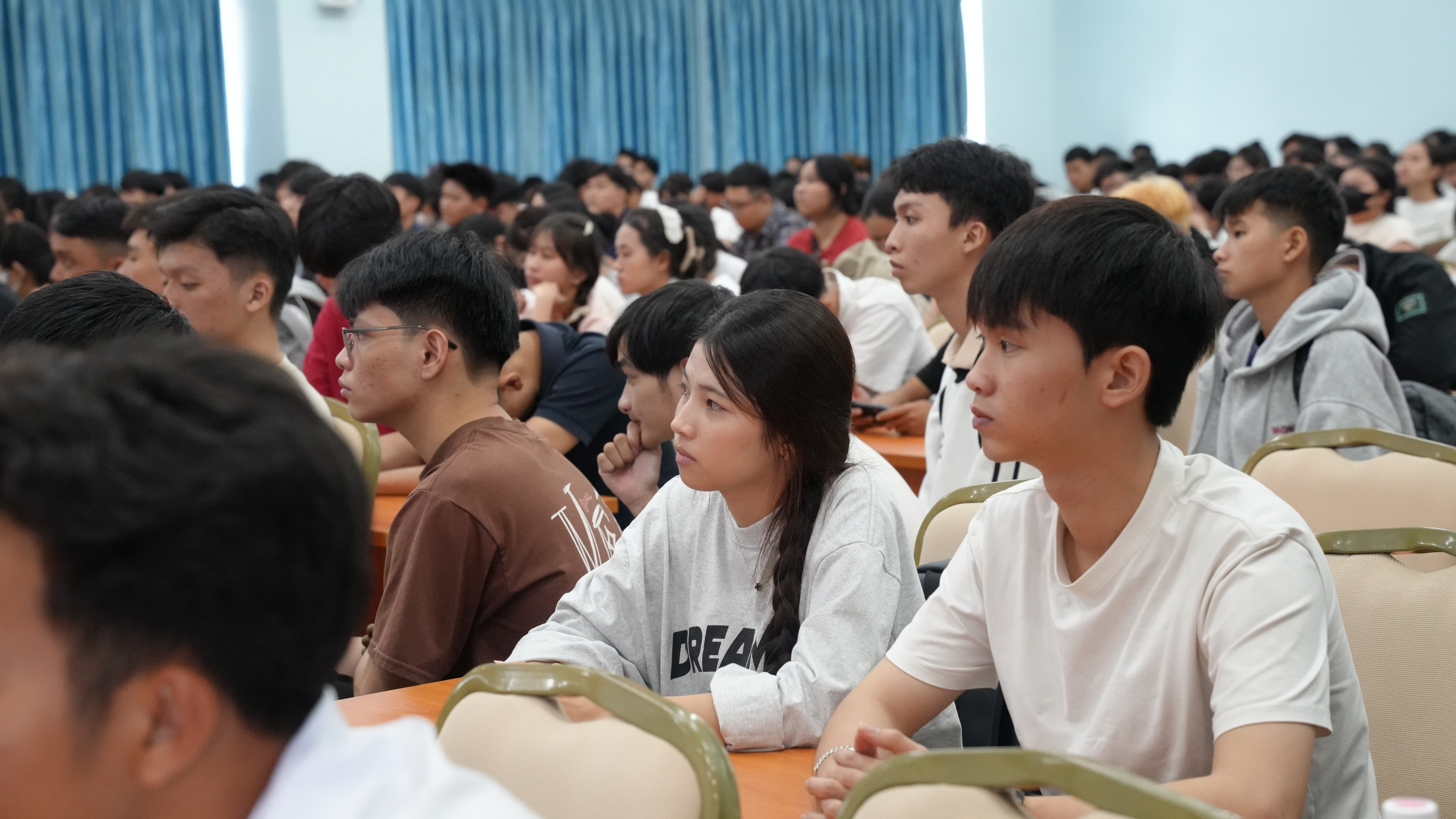 TRƯỜNG CAO ĐẲNG CÔNG NGHỆ THÀNH PHỐ HỒ CHÍ MINH