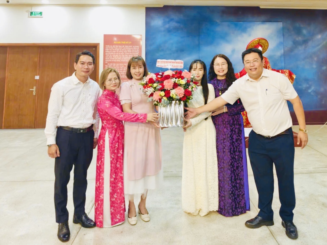 TRƯỜNG CAO ĐẲNG CÔNG NGHỆ THÀNH PHỐ HỒ CHÍ MINH