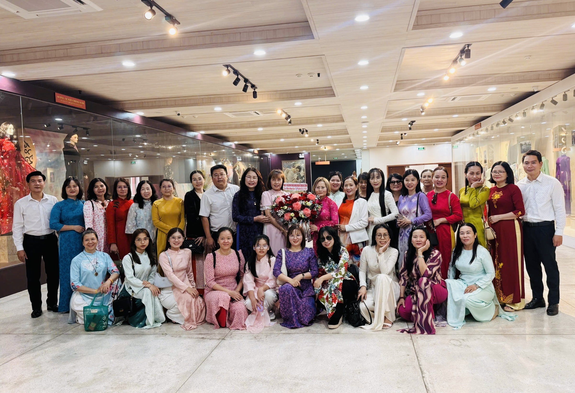 TRƯỜNG CAO ĐẲNG CÔNG NGHỆ THÀNH PHỐ HỒ CHÍ MINH