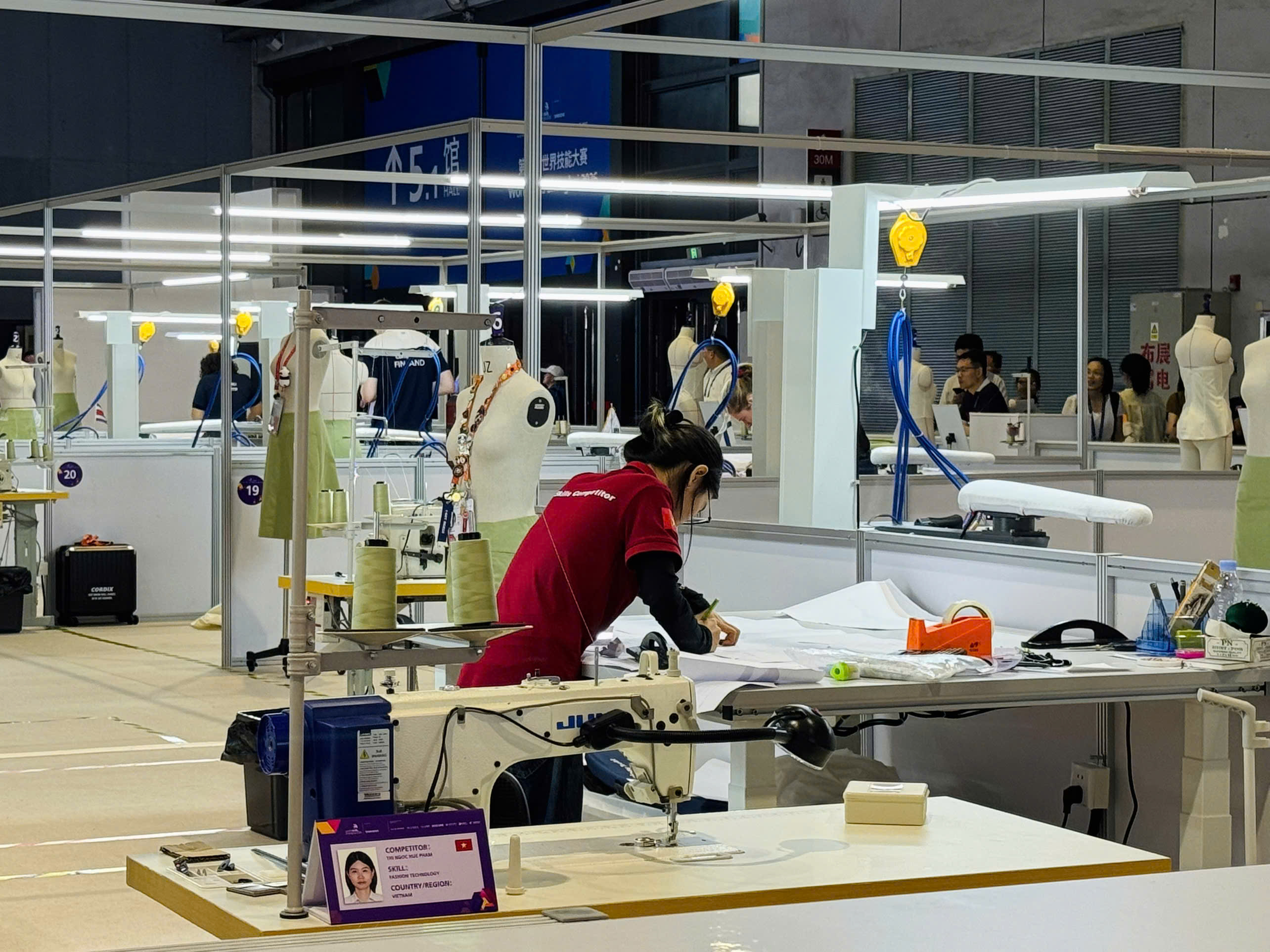 TRƯỜNG CAO ĐẲNG CÔNG NGHỆ THÀNH PHỐ HỒ CHÍ MINH