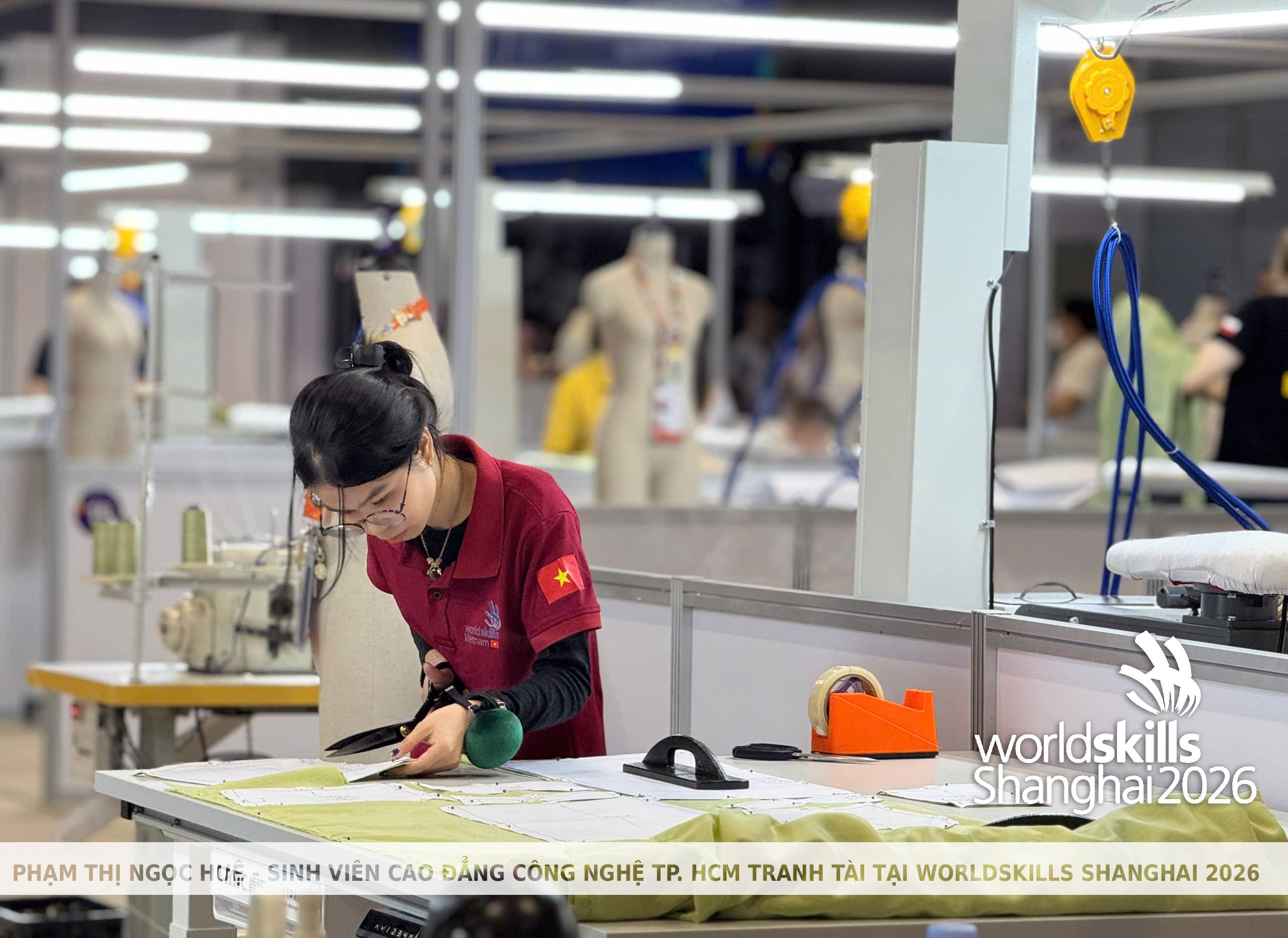 TRƯỜNG CAO ĐẲNG CÔNG NGHỆ THÀNH PHỐ HỒ CHÍ MINH