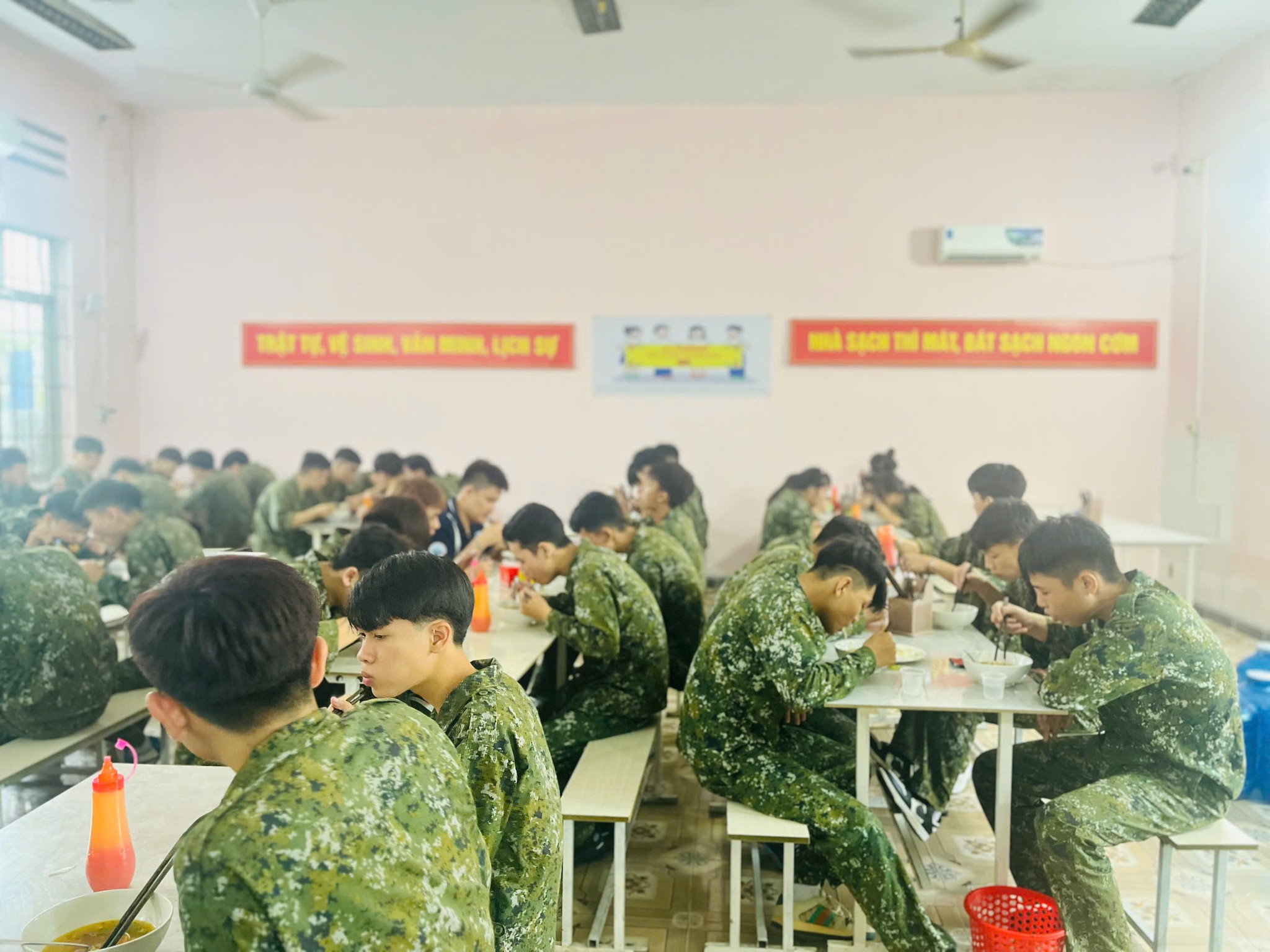 Sinh viên Trường Cao đẳng Công nghệ TP. Hồ Chí Minh tham gia kỳ học Giáo dục Quốc phòng – An ninh tại Phân hiệu Đồng Nai