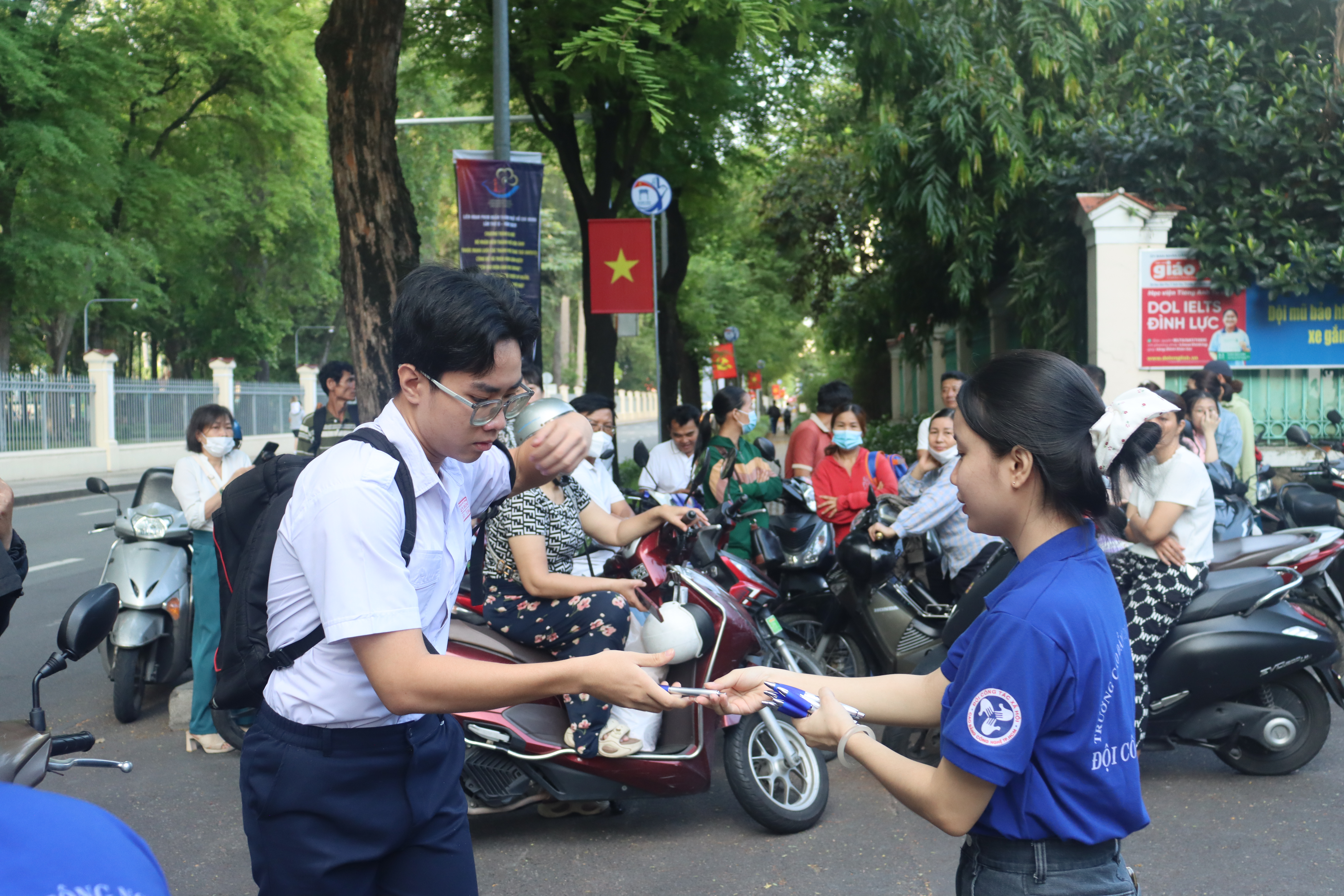 TRƯỜNG CAO ĐẲNG CÔNG NGHỆ THÀNH PHỐ HỒ CHÍ MINH