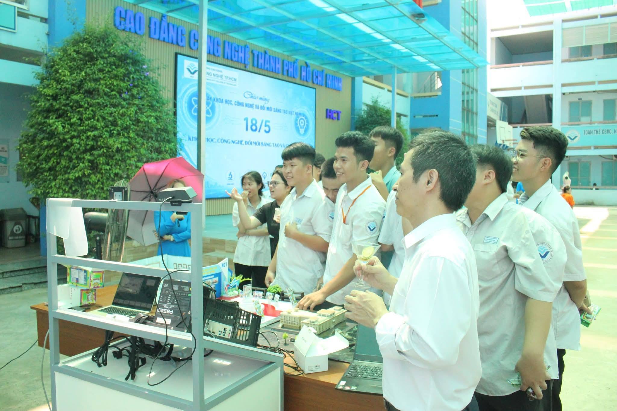 TRƯỜNG CAO ĐẲNG CÔNG NGHỆ THÀNH PHỐ HỒ CHÍ MINH