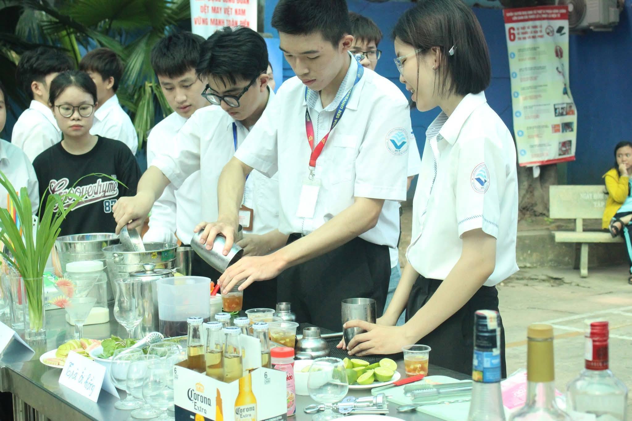 TRƯỜNG CAO ĐẲNG CÔNG NGHỆ THÀNH PHỐ HỒ CHÍ MINH