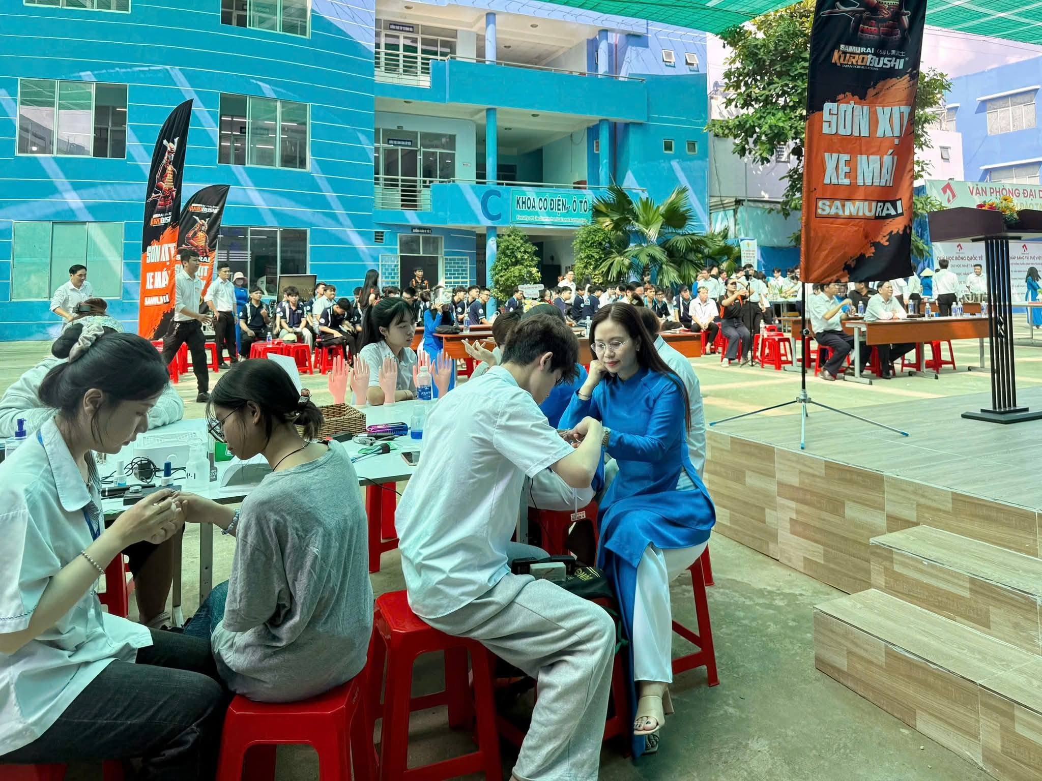 TRƯỜNG CAO ĐẲNG CÔNG NGHỆ THÀNH PHỐ HỒ CHÍ MINH