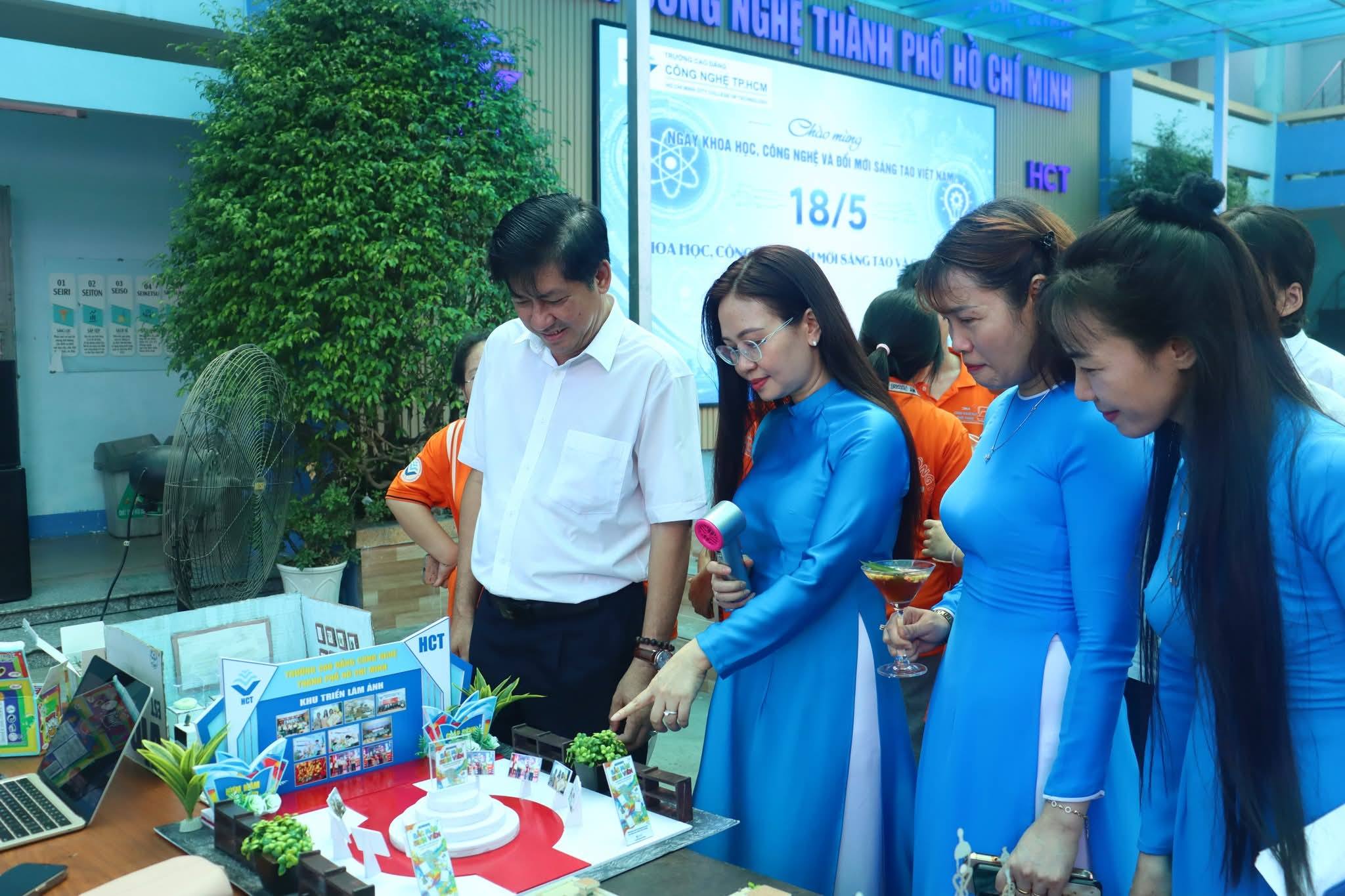 TRƯỜNG CAO ĐẲNG CÔNG NGHỆ THÀNH PHỐ HỒ CHÍ MINH