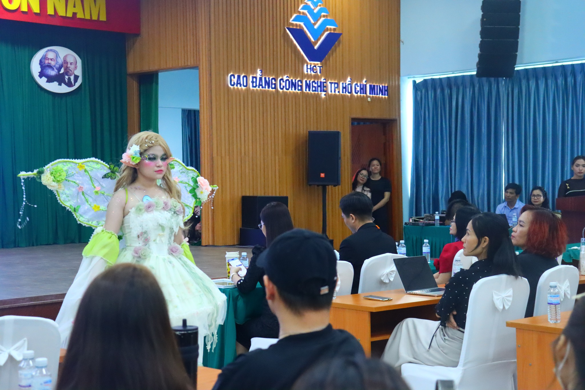 TRƯỜNG CAO ĐẲNG CÔNG NGHỆ THÀNH PHỐ HỒ CHÍ MINH
